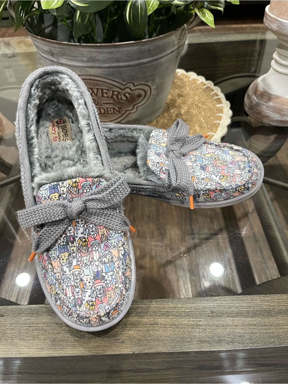 Bob’s by Skechers Women's Gray Patterned Slip-On Memory Foam Slippers - Picture 3 of 8